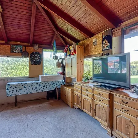 Danka With Shared Pool Pensionat