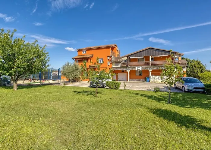 Danka With Shared Pool プーラ