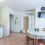 Danka With Shared Pool בית הארחה פולה