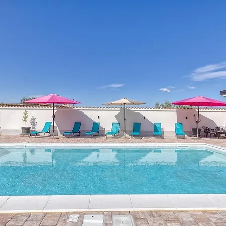 Danka With Shared Pool Pula