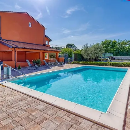 Guest house Danka With Shared Pool