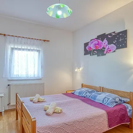 Guest house Danka With Shared Pool 3*