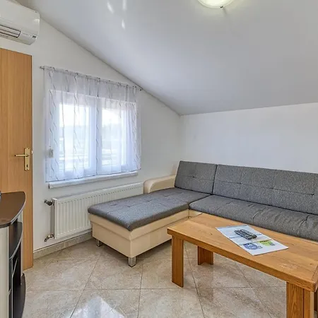 Danka With Shared Pool Guest house 3*