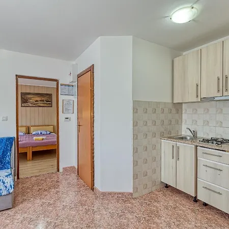 Guest house Danka With Shared Pool Pula