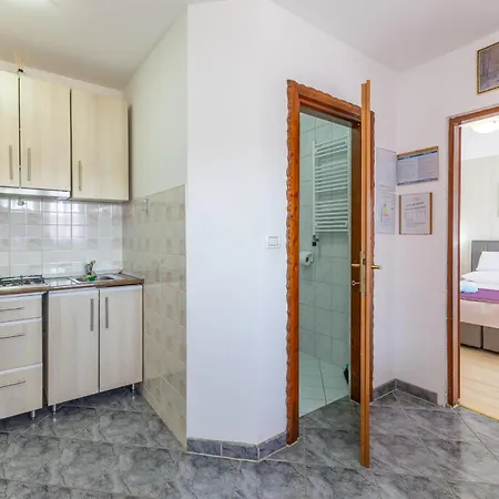 Danka With Shared Pool 3* Pula