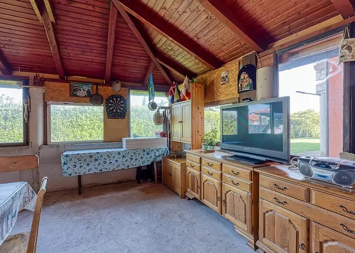 Danka With Shared Pool 게스트하우스